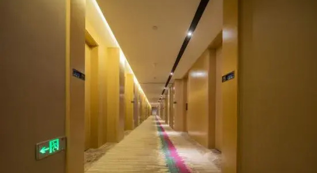 Lavande Hotel (Xingping Maweiyi Hangkong Square), Book Hotel Xingping Shaanxi