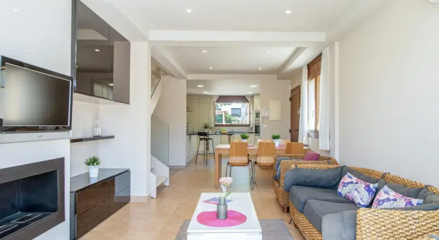 Вилла Villa in Empuriabrava With Pool & Boat Mooring