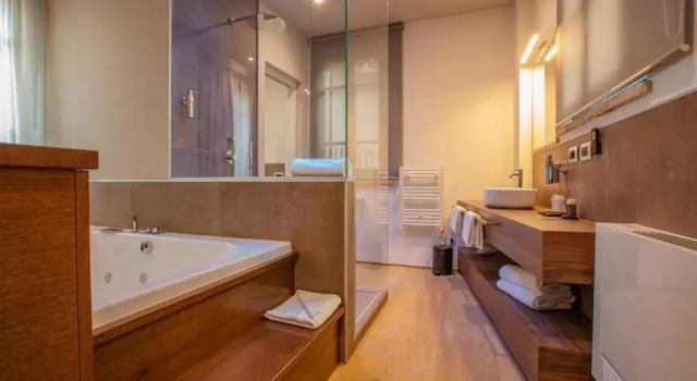Полулюкс с видом на бассейн Le Cappuccinelle Suites&SPA