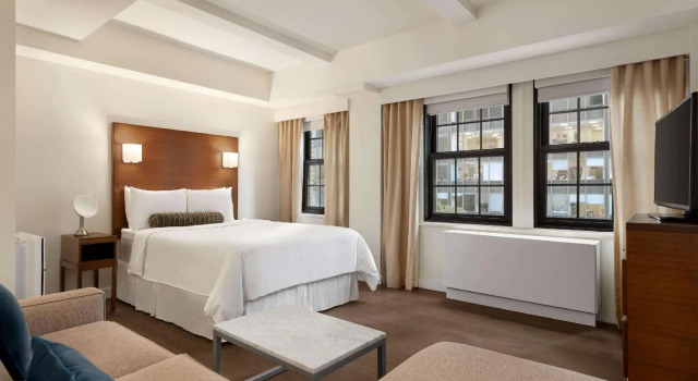 Двухместная Studio Apartment Wellness The Beekman Tower, Trademark Collection by Wyndham