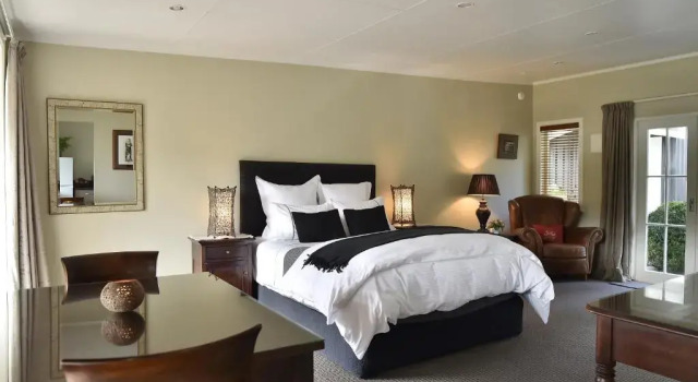 Люкс Luxury Bradleys Garden Bed and Breakfast