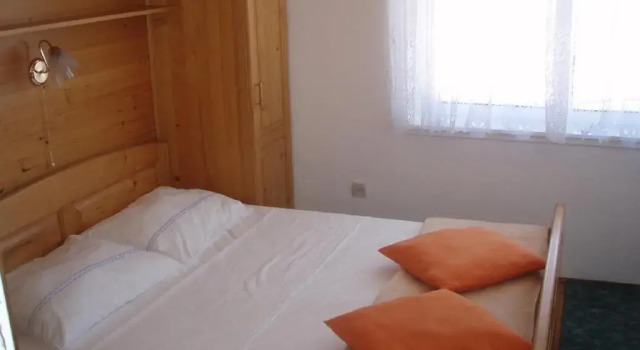 Apartment Franjo, Забронировать Апартаменты/квартира Отели Малинска с парковкой, Парковка