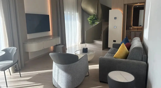 Номер Standard Дуплекс c 1 комнатой с видом на море voco Beirut Central District by IHG