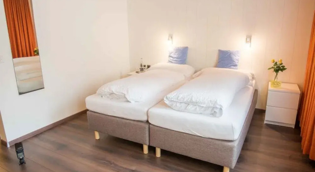 Hotel Garni Rösslipost, Забронировать Отель Отели кантона Швица с парковкой, Парковка