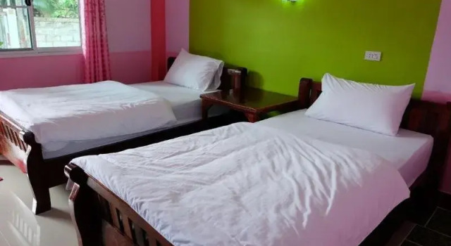 Wangthong Guesthouse, Varaa Hotelli Hotellit North-Eastern Thailand pysäköinnillä, Pysäköinti