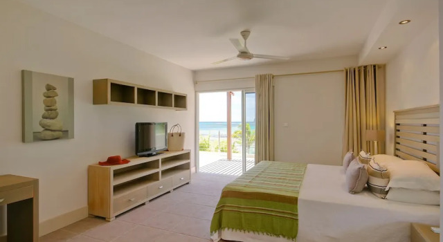 Номер Standard Пентхаус с 4 комнатами с балконом Cape Point Beachfront Residences by LOV Mauritius
