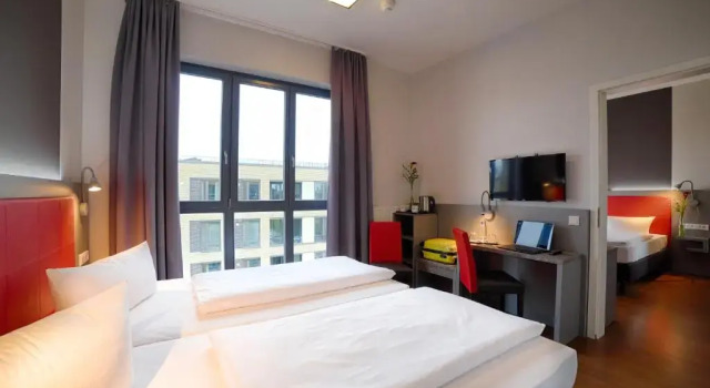 Четырёхместный номер Comfort H+ Hotel 4Youth