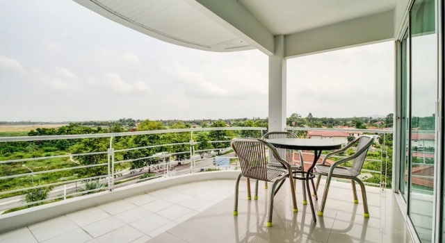 Номер Deluxe Capital O 998 The Magnolias Pattaya Boutique Resort