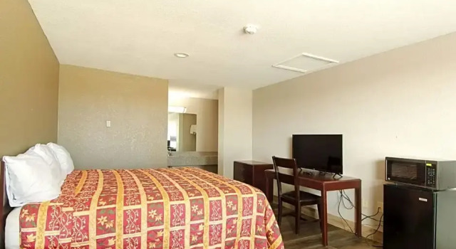 Town and Country INN, Забронировать Отель Роджерс Northwest Arkansas