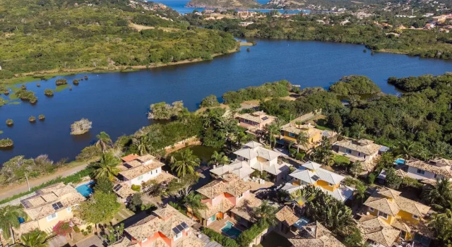 Вилла с балконом Bz70 Casa Piscina 650m da Rua das Pedras