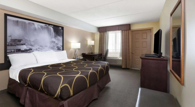 Super 8 by Wyndham Niagara Falls by the Falls