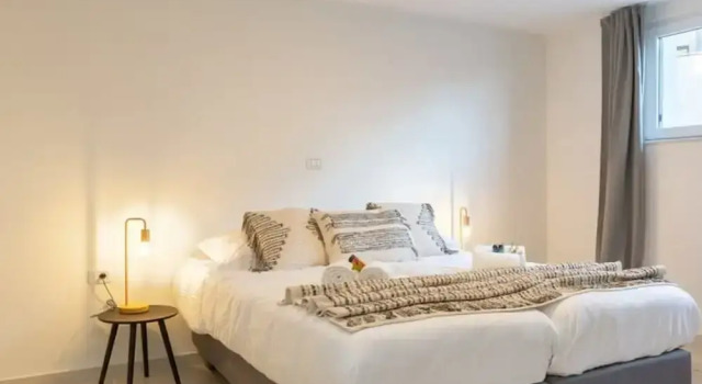 Stylish Duplex Apartment in a Renovated Town House, Забронировать Апартаменты/квартира Апартаменты Остенде, рядом с Leopoldpark, Апартаменты/квартира