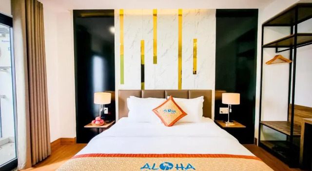 Двухместный номер Deluxe с балконом Aloha Hotel