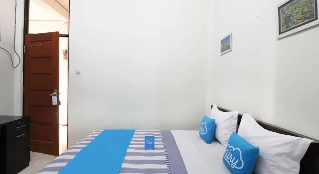 Airy Eco Syariah Gubeng Moestopo Gang Kedung Pengkol Surabaya, Book Hotel Gubeng East Java
