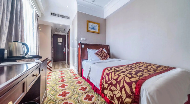 Номер Business Ramada Yichang Hotel