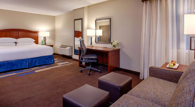 Wyndham New Orleans French Quarter, Забронировать Отель Отели Французского квартала с бассейном, рядом с Art In Bloom Gallery and Studio, Бассейн