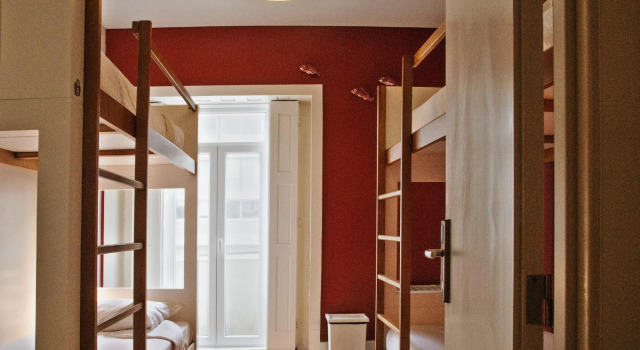 Кровать в общем номере Porto Spot Hostel