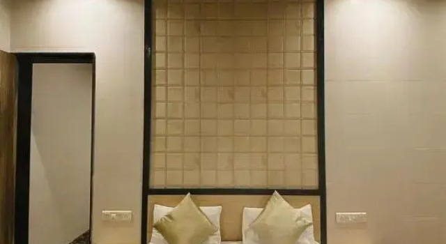 Mount cottage supreme, Varaa Lomakoti Hotellit New Delhi uima-altaalla, Uima-allas