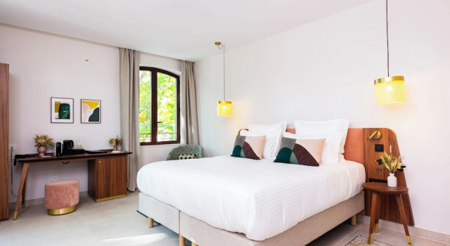 Номер Privilege Hôtel et Restaurant La Bastide Bourrelly - Mathias Dandine - Teritoria