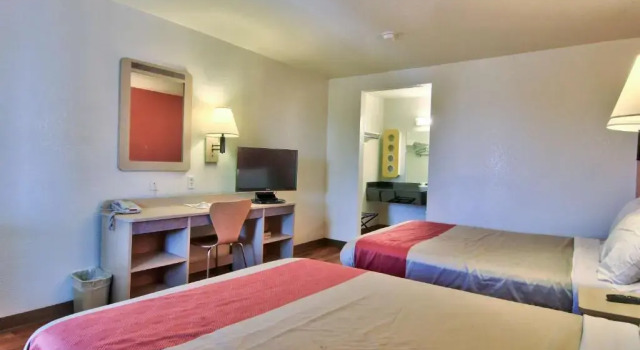 Четырёхместный номер Standard Motel 6-Sacramento, CA - South Sacramento and Elk Grove