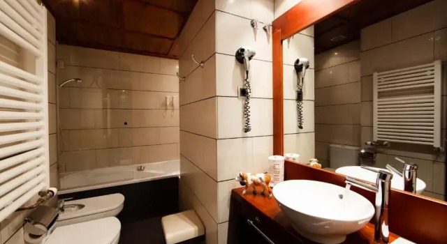 Полулюкс Hotel Ciria