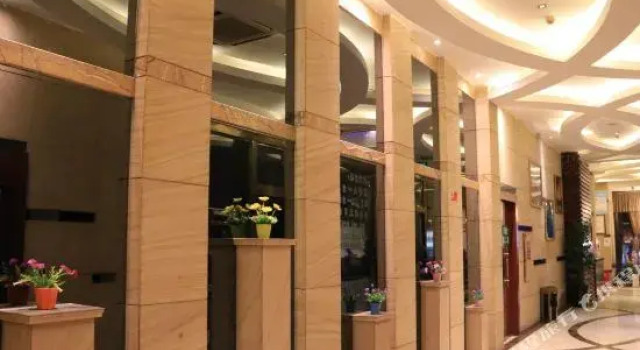 Xichang Pretty Hotel, Varaa Hotelli Hotellit Sichuan pysäköinnillä, Pysäköinti