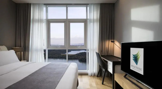 Номер Executive Pinetree Marina Resort