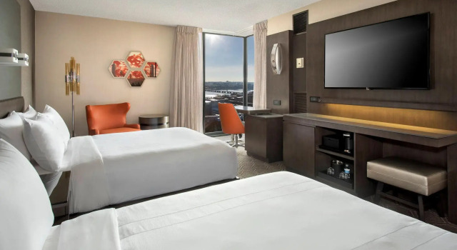 Четырёхместный номер Standard Boston Marriott Cambridge