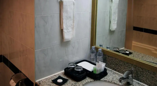 Четырёхместный номер Grand Tower Inn Rama 6