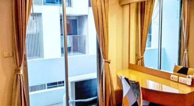 Short-Term Rental Allowed - 6D Downtown BKK Serviced Apartment, Забронировать Апартаменты/квартира Отели Бангкока с бассейном, рядом с Улица Сой Ковбой, Бассейн
