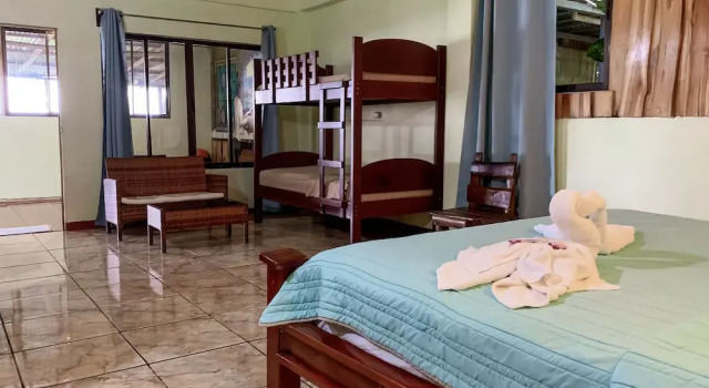 Los Coquitos Lodge, Rezervovat Hotel Hotely v Puntarenas s parkováním, Parkování