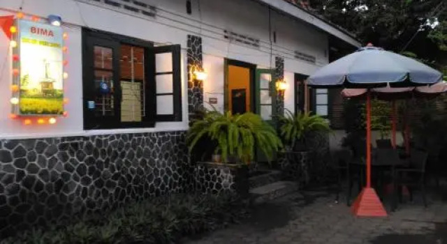 Holland Guest House Yogyakarta, Prenota Affittacamere Hotel a Mantrijeron con colazione, Colazione