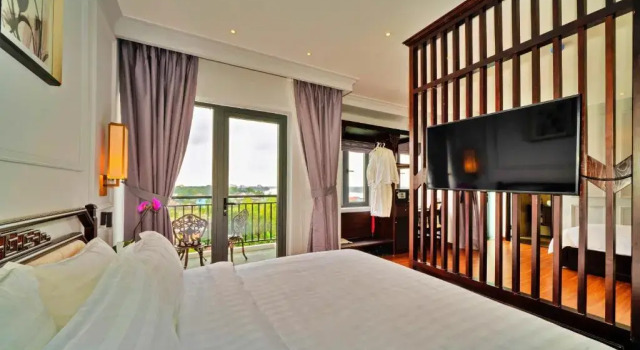 Трёхместный номер Standard с балконом Eco Lux Riverside Hotel & Spa