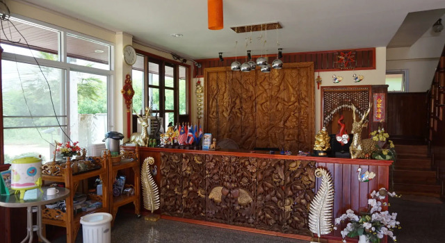 Zaleena Grand Hotel, Varaa Hotelli Hotellit North-Eastern Thailand pysäköinnillä, Pysäköinti