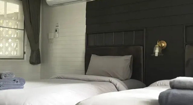 Четырёхместный номер Deluxe с балконом Luna Hut Resort