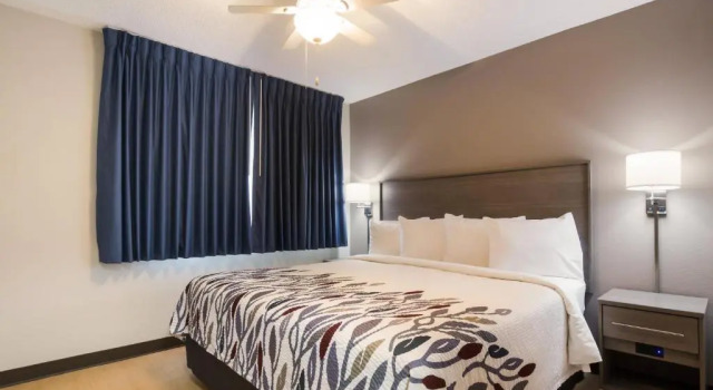 Четырёхместный люкс Red Roof Inn Lawrenceburg