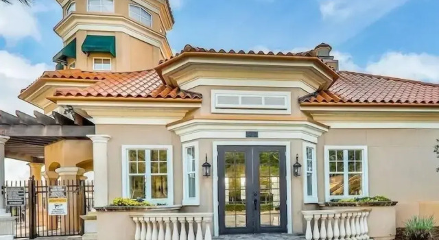 Exquisite Waterfront Retreat - Pet Friendly by RedAwning, Rezerwuj Dom wakacyjny Hotele w Saint Augustine Area z parkingiem, Parking