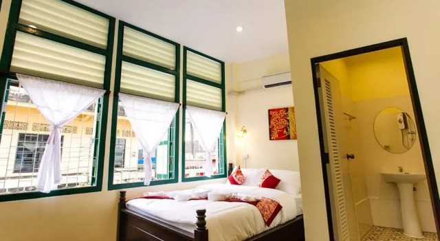 Двухместный номер Standard с балконом Srisomboon Hostel