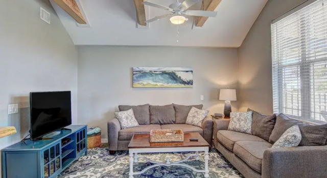Charming Original Home, Забронировать Отель Отели Порт-Аранзас 3 звезды, рядом с Roberts Point Park, 3*