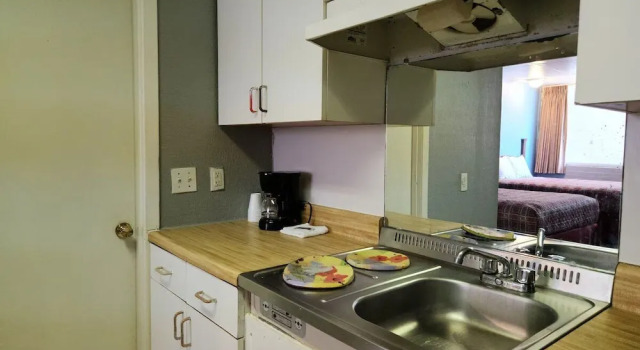 Четырёхместный номер Standard Executive Inn