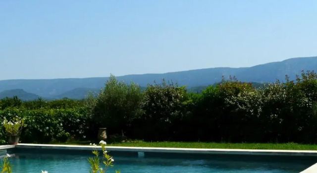 Demeure de charme du 18ème siècle à Gordes avec une magnifique vue sur le Luberon depuis sa piscine et pool-house, 12 personnes, LS2-107 VANADO, Rezerwuj Hotel Hotele w Luberon z basenem, Basen