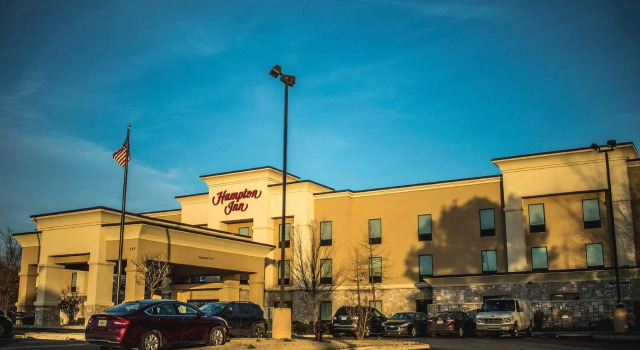 Кровать в общем номере Hampton Inn - Monticello
