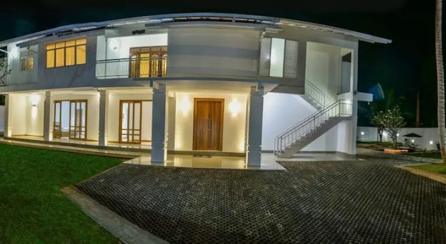 Ricco Tara