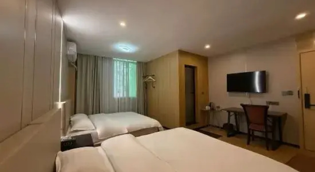 Люкс Comfort Tongyuan Hotel