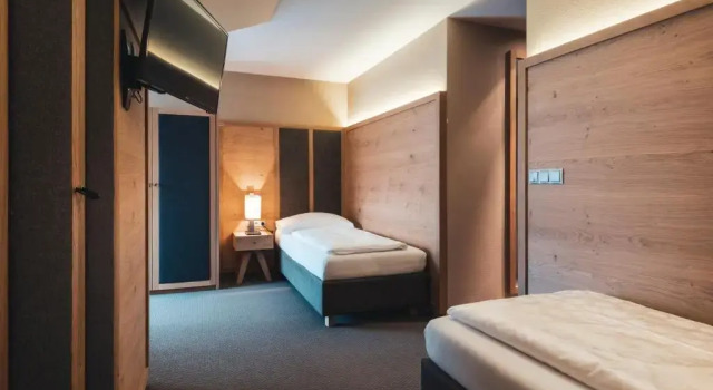 Hotel Arlara, Забронировать Отель Бадия Корвара-ин-Бадия, рядом с Кресельный подъёмник Костес-да-л'Эга (нижняя станция)