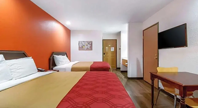 Firedobbelt suite Econo Lodge Franklin