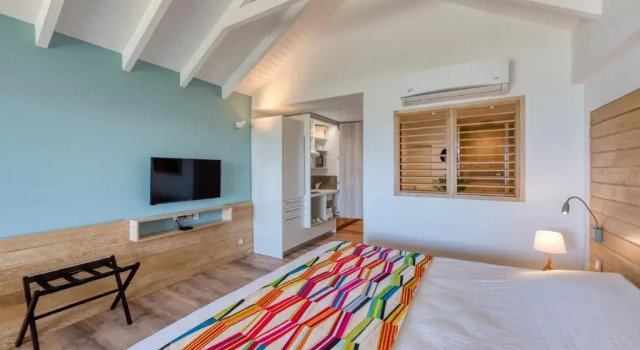 Полулюкс Deluxe La Playa Orient Bay