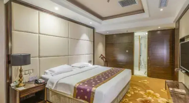 Люкс Business Kunlun Hotel Zhongxin Street