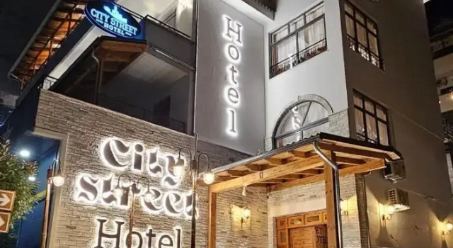 City Street Hotel, Забронировать Отель Отели Гирокастры с завтраком, Завтраки