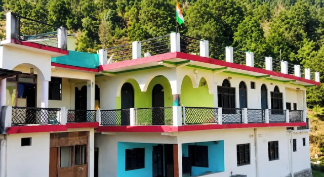 Hotel Mount Kailash Homestay Munsyari, Забронировать Отель Отели штата Уттаракханд с парковкой, Парковка